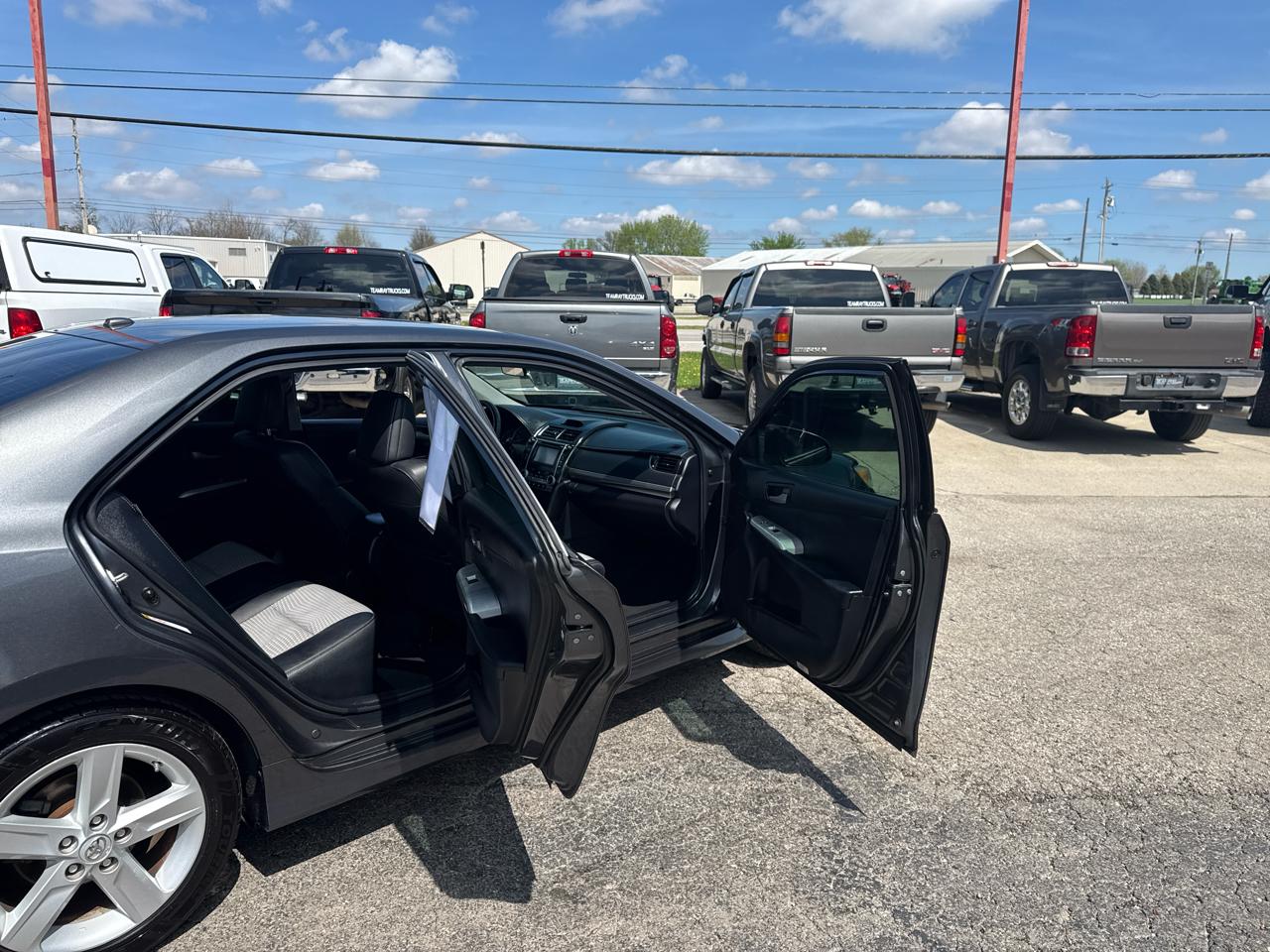 Toyota Camry 4dr Sdn I4 Auto XLE (Natl) 2013