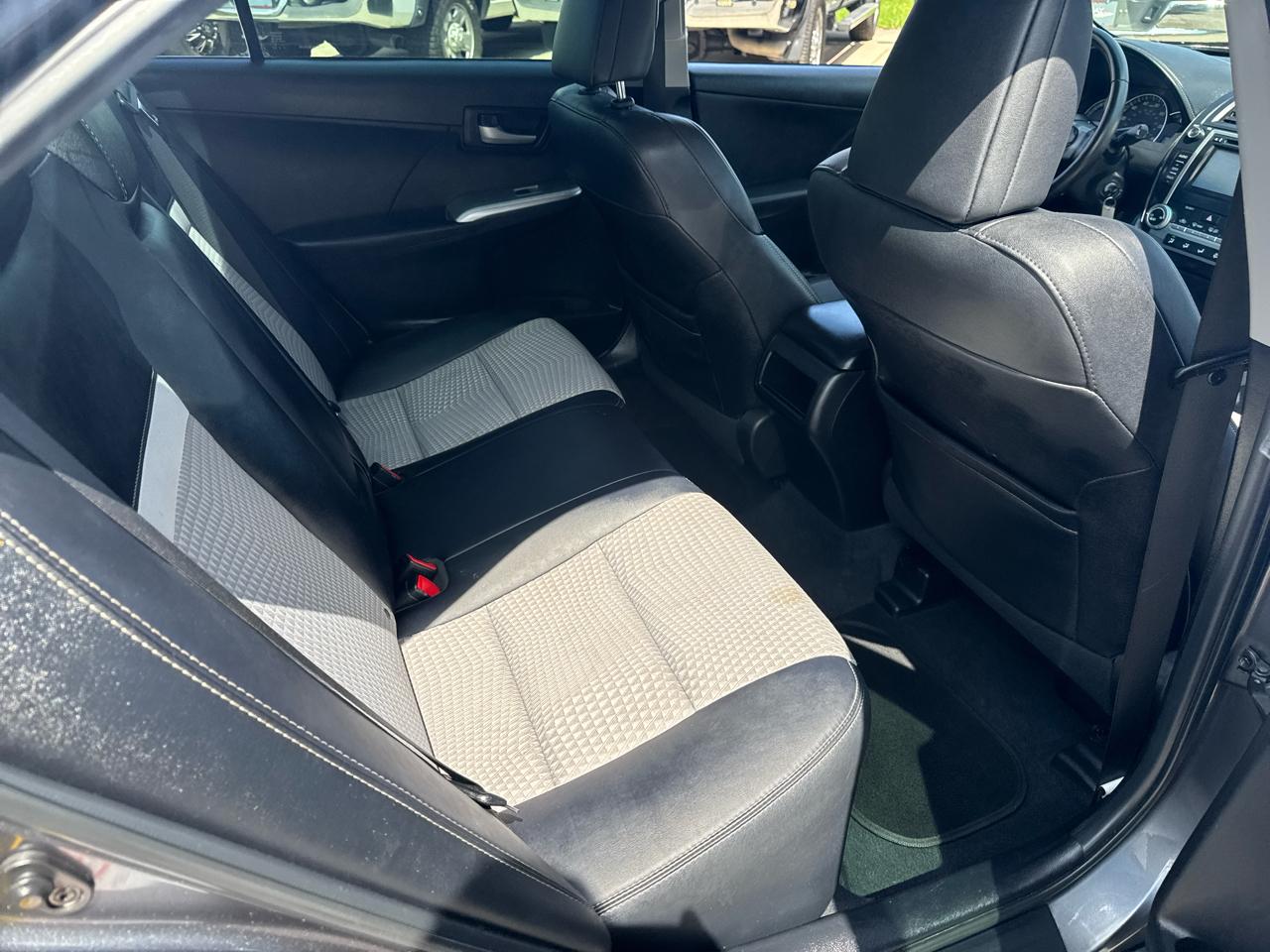 Toyota Camry 4dr Sdn I4 Auto XLE (Natl) 2013