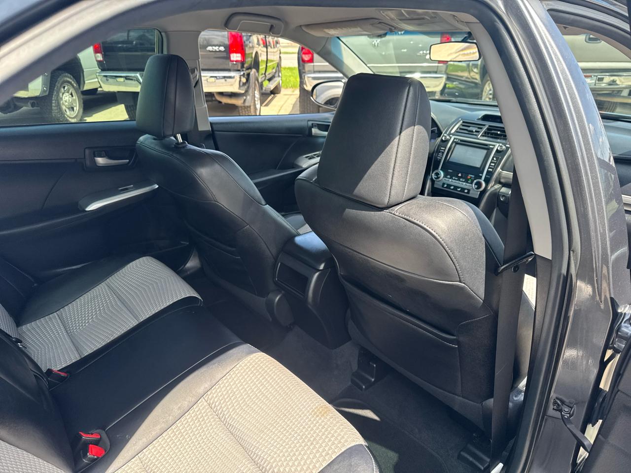 Toyota Camry 4dr Sdn I4 Auto XLE (Natl) 2013