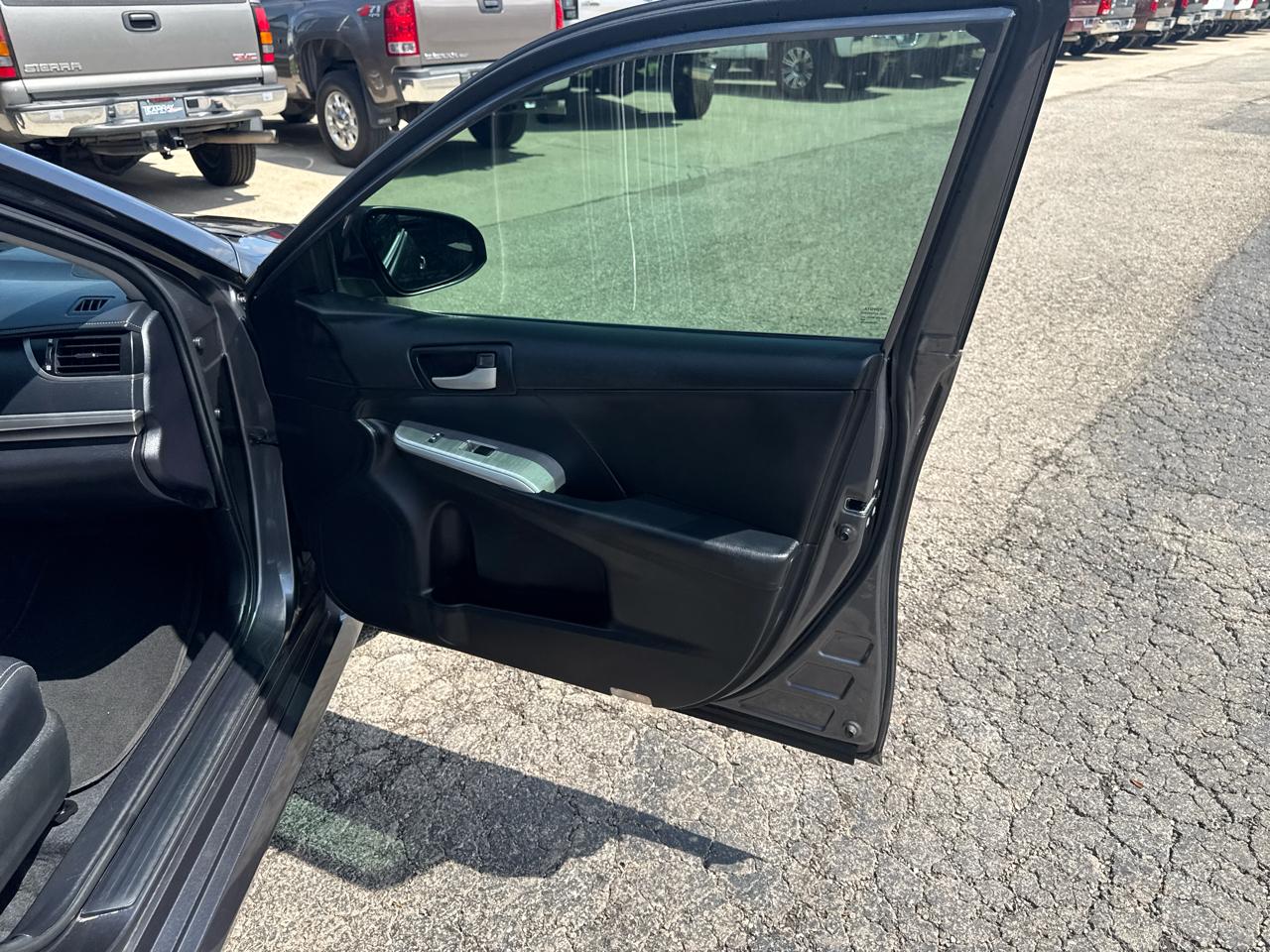 Toyota Camry 4dr Sdn I4 Auto XLE (Natl) 2013