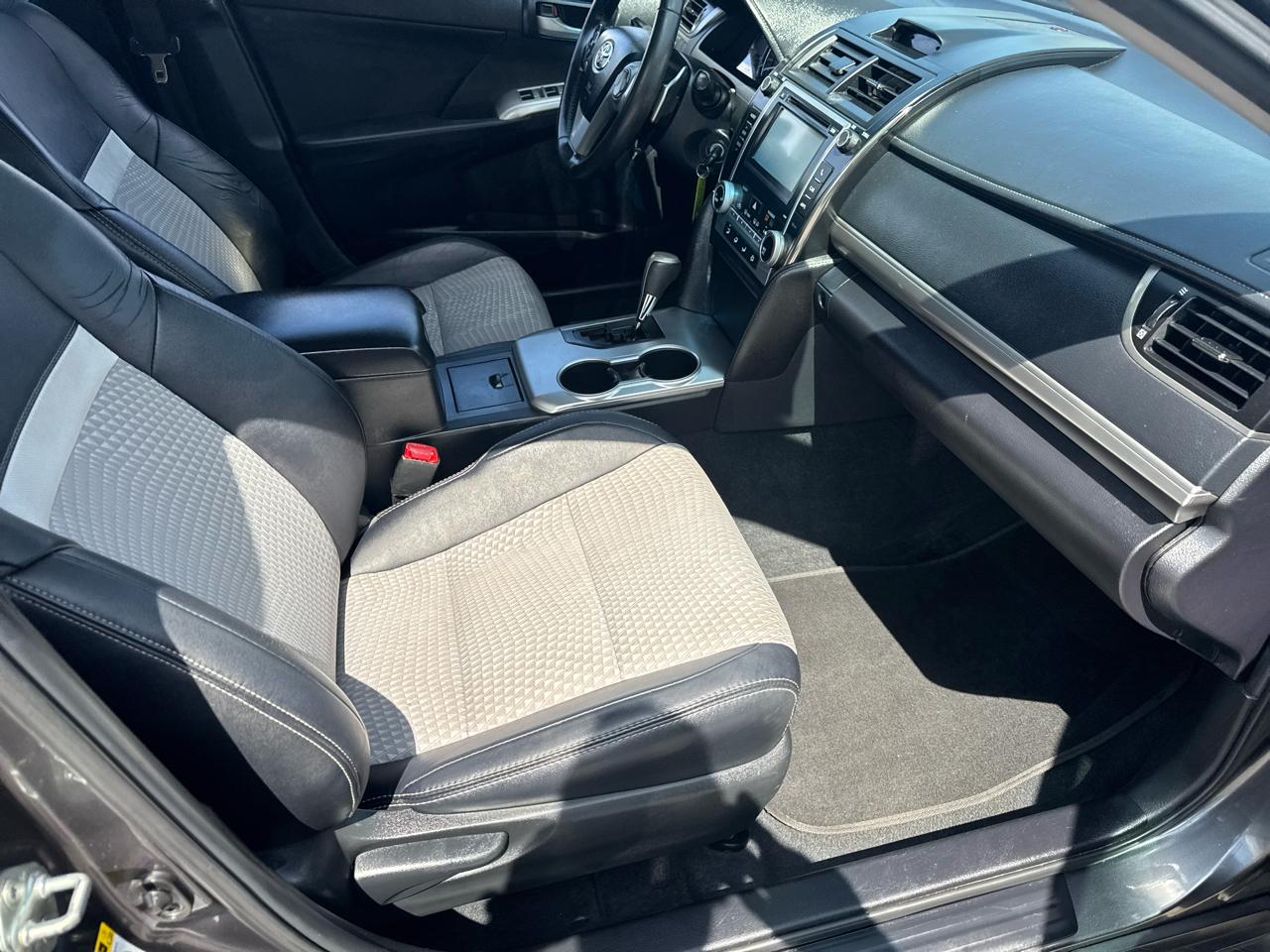 Toyota Camry 4dr Sdn I4 Auto XLE (Natl) 2013