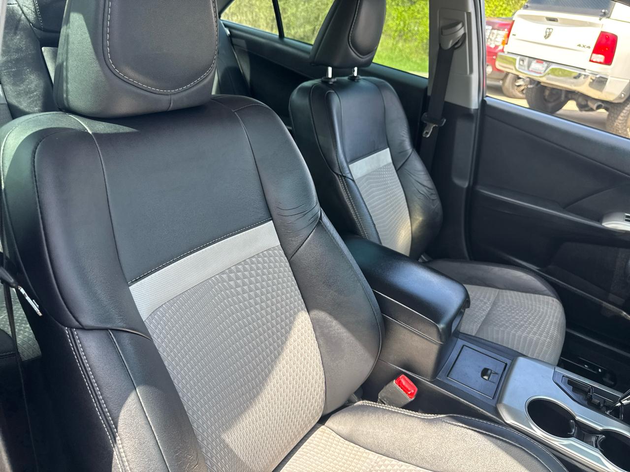 Toyota Camry 4dr Sdn I4 Auto XLE (Natl) 2013