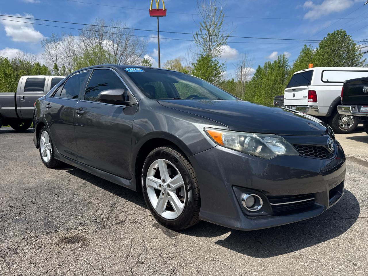 Toyota Camry 4dr Sdn I4 Auto XLE (Natl) 2013