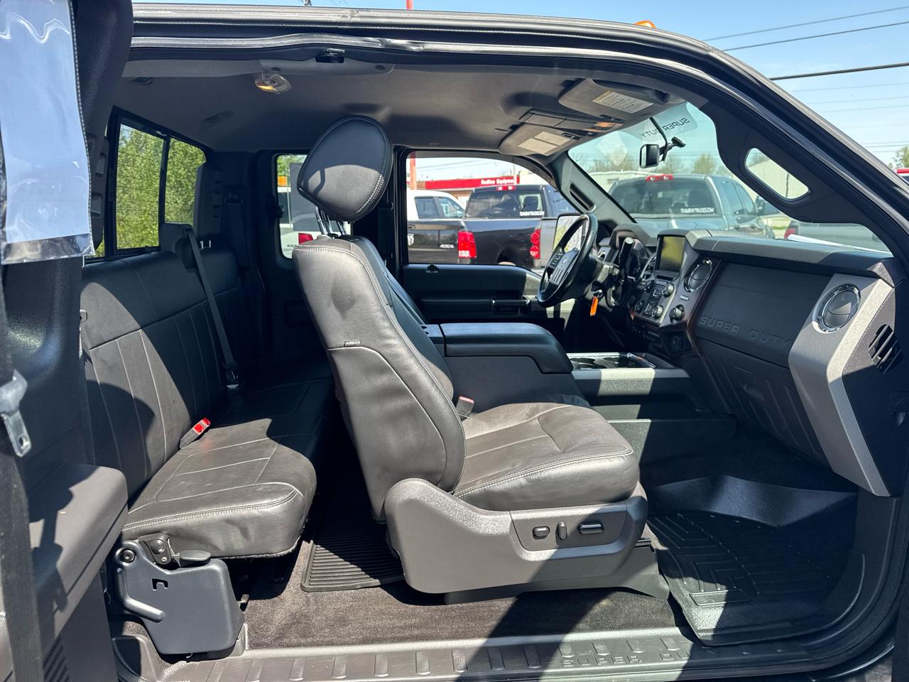 Ford Super Duty F-350 SRW 4WD SuperCab 158" Lariat 2015