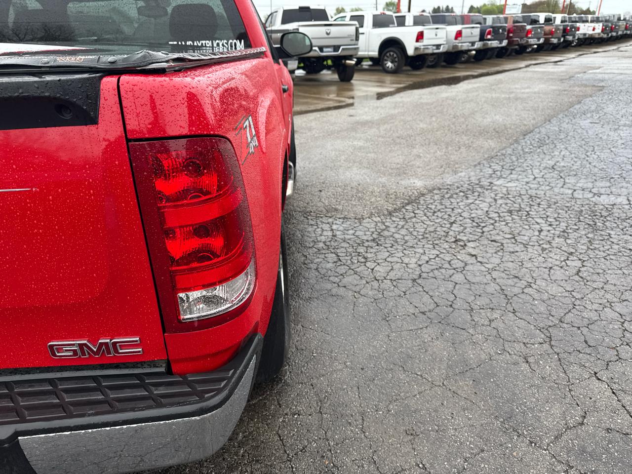 GMC Sierra 1500 4WD Reg Cab 119.0" SLE 2010