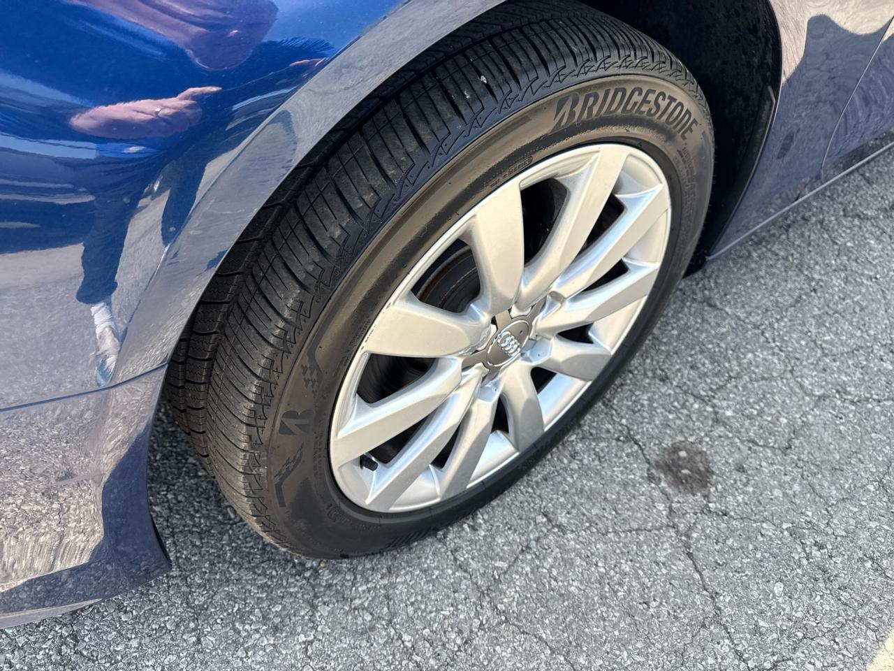 Audi A4 4dr Sdn Auto quattro 2.0T Premium 2013