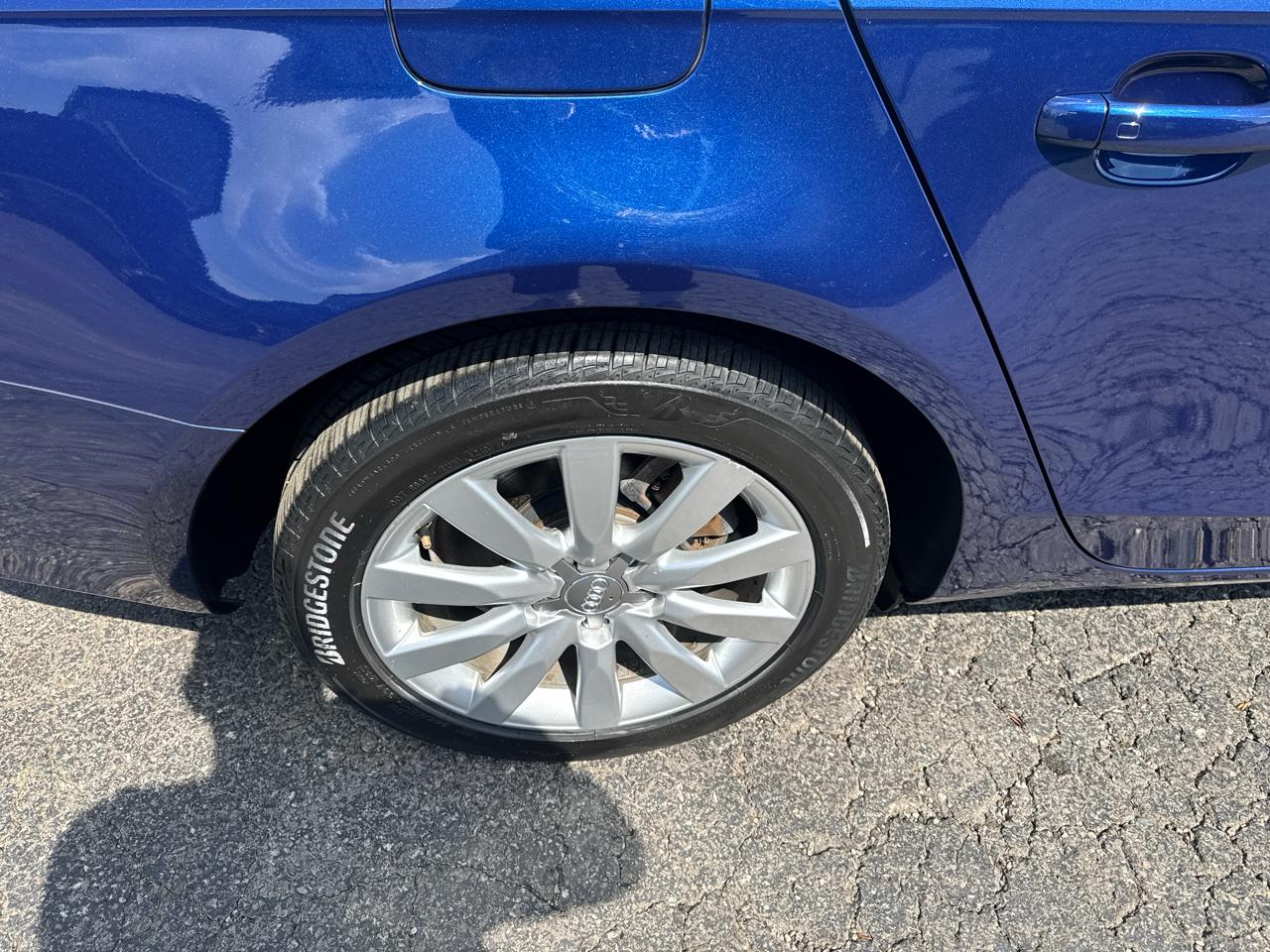 Audi A4 4dr Sdn Auto quattro 2.0T Premium 2013