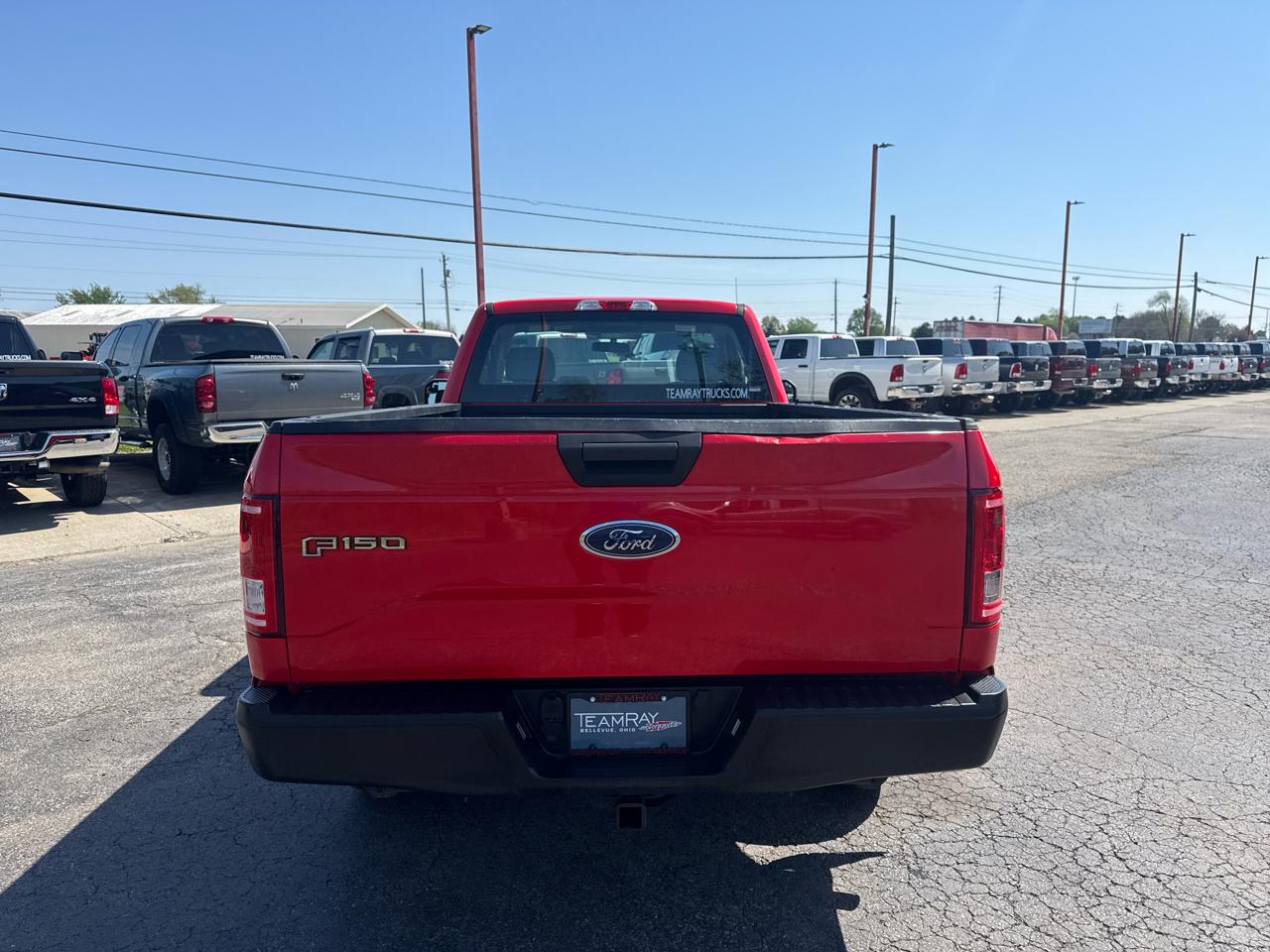 Ford F-150 XLT 2WD Reg Cab 8' Box 2017