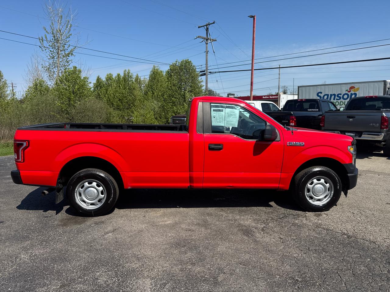 Ford F-150 XLT 2WD Reg Cab 8' Box 2017