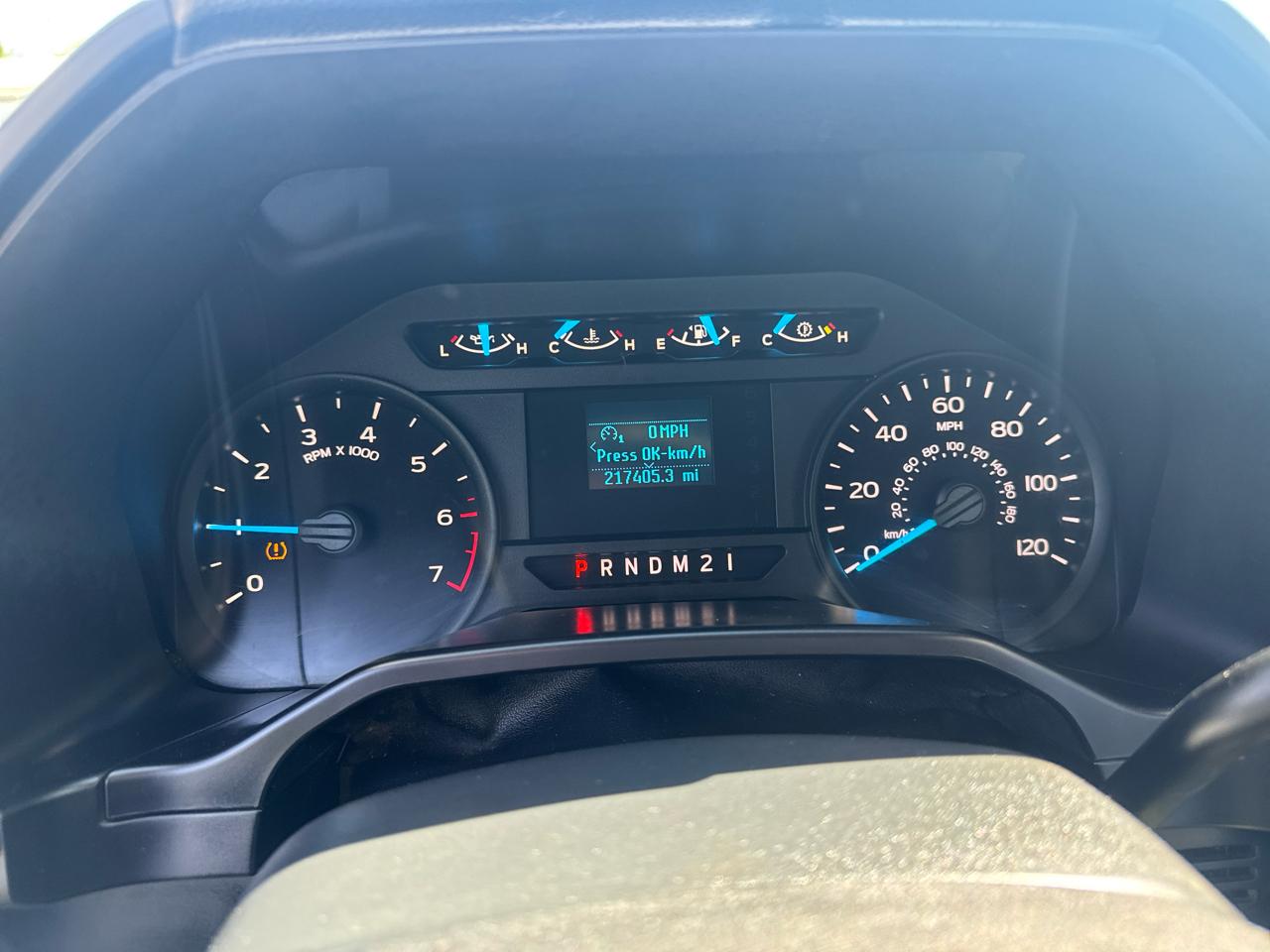 Ford F-150 XLT 2WD Reg Cab 8' Box 2017