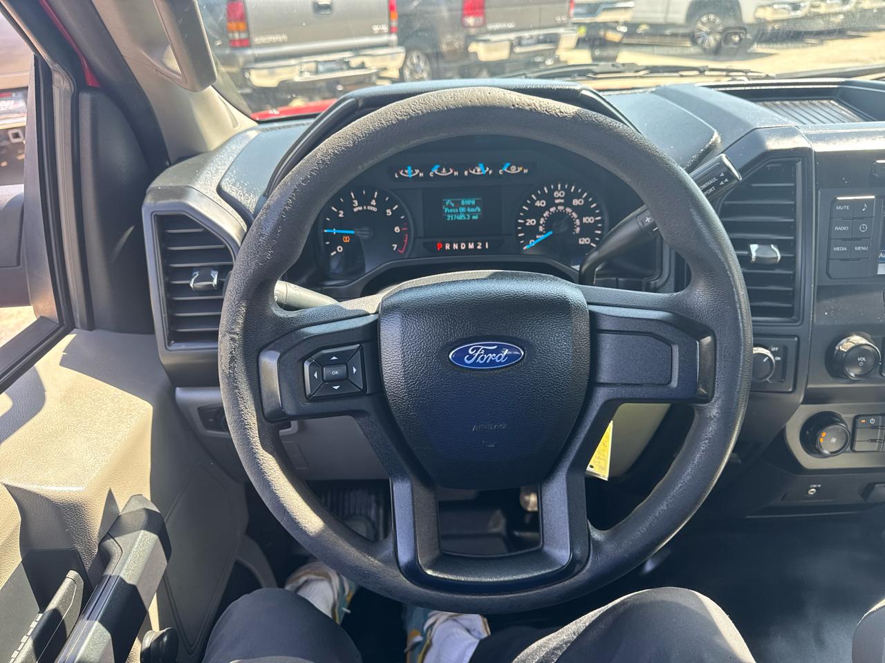 Ford F-150 XLT 2WD Reg Cab 8' Box 2017