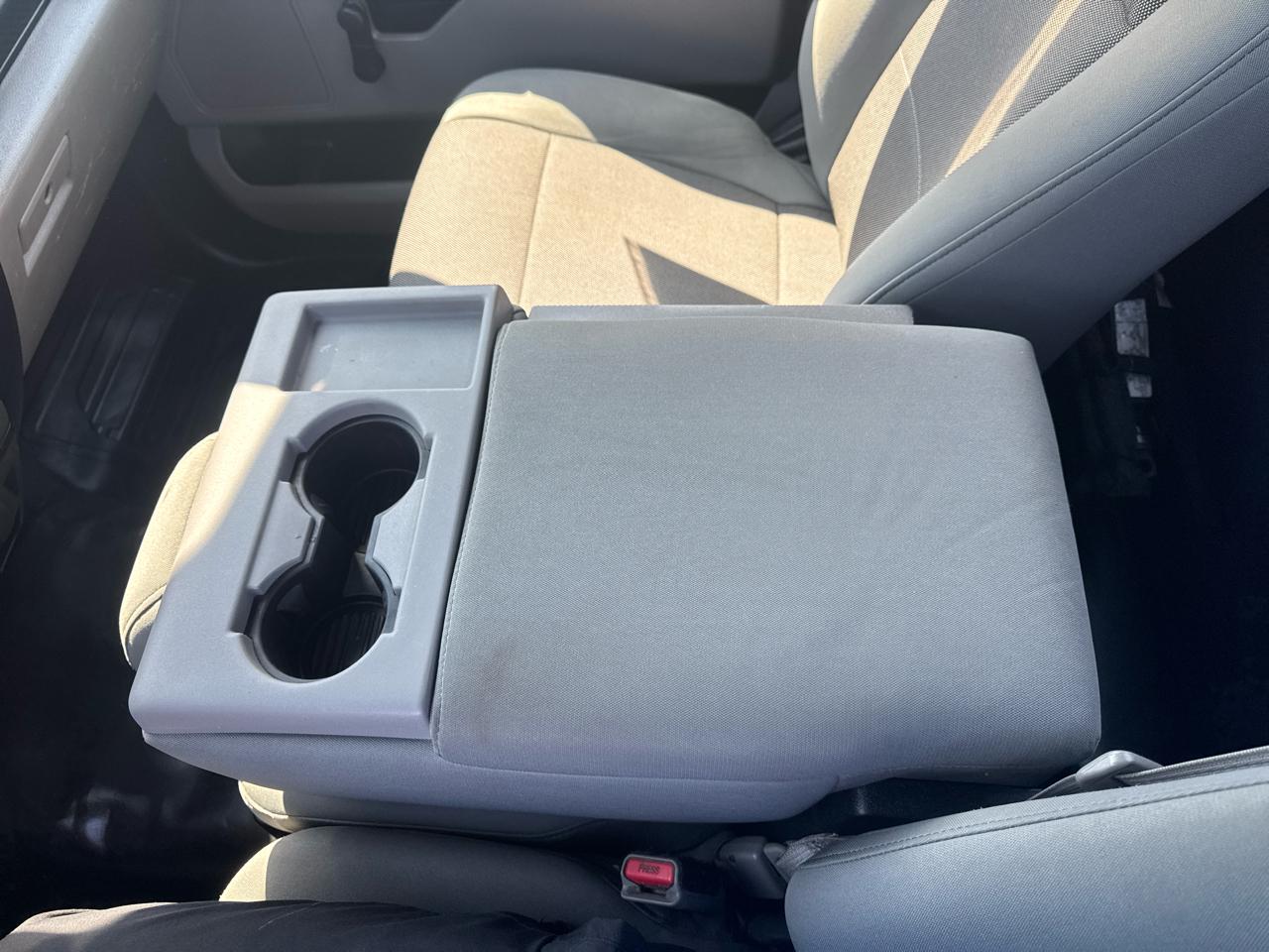 Ford F-150 XLT 2WD Reg Cab 8' Box 2017