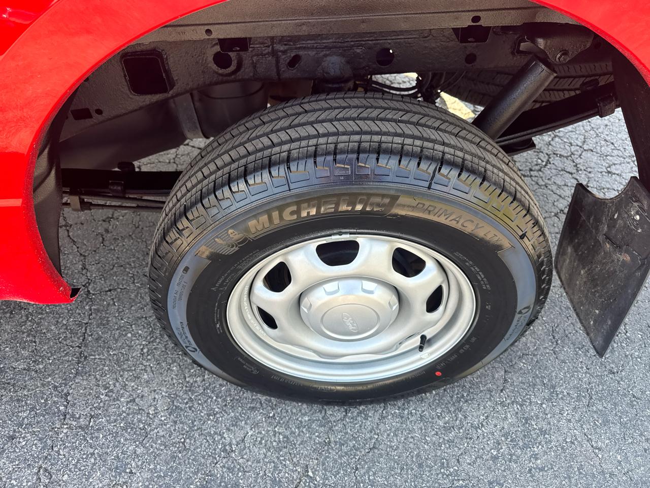 Ford F-150 XLT 2WD Reg Cab 8' Box 2017