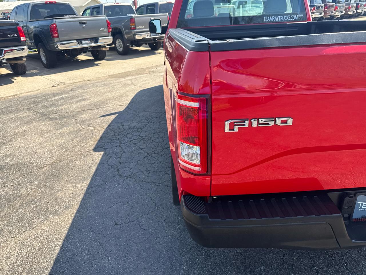 Ford F-150 XLT 2WD Reg Cab 8' Box 2017