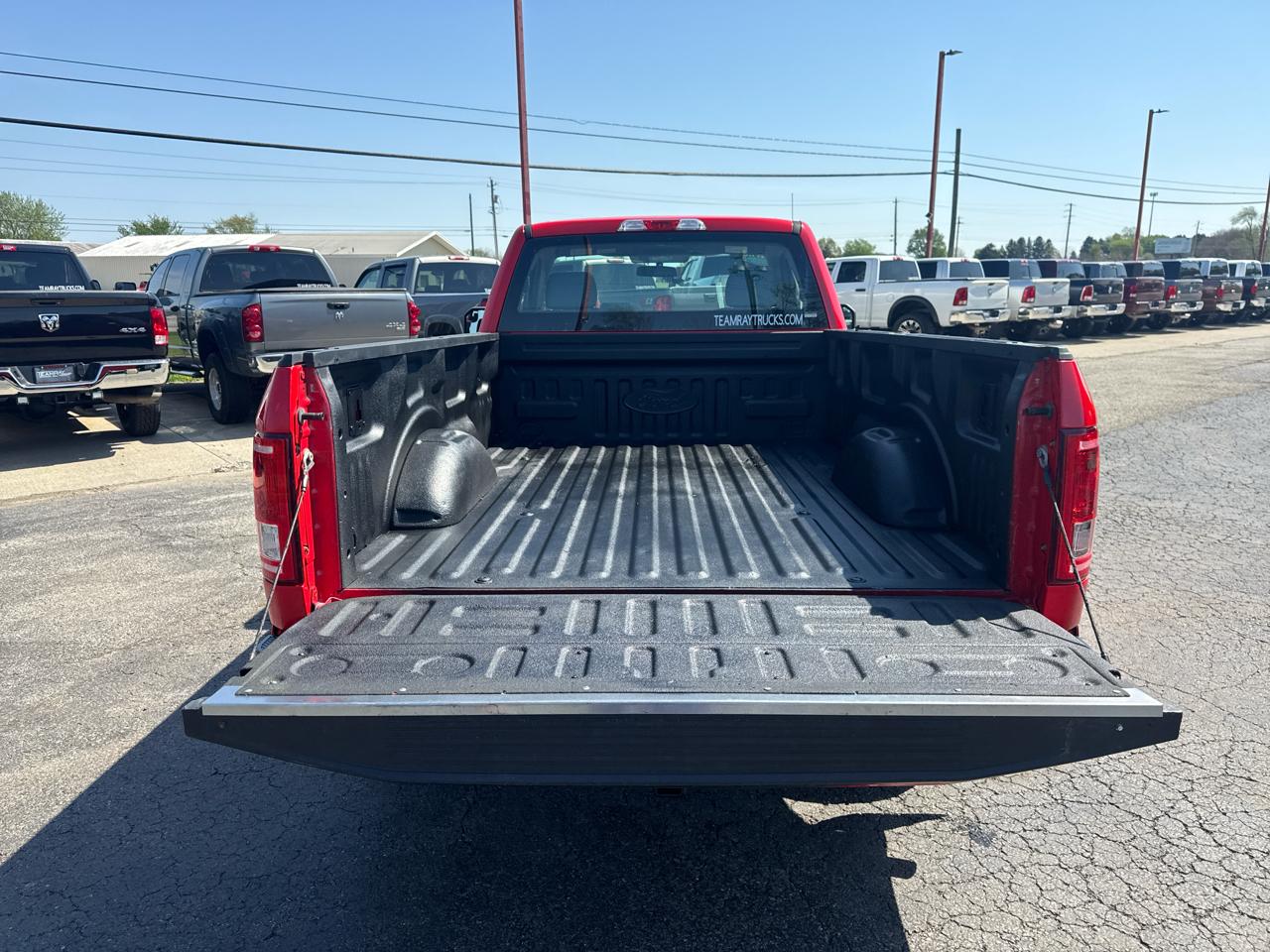 Ford F-150 XLT 2WD Reg Cab 8' Box 2017