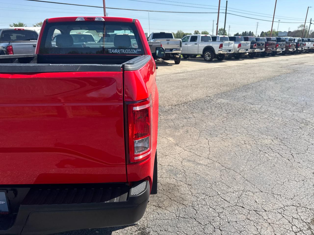 Ford F-150 XLT 2WD Reg Cab 8' Box 2017