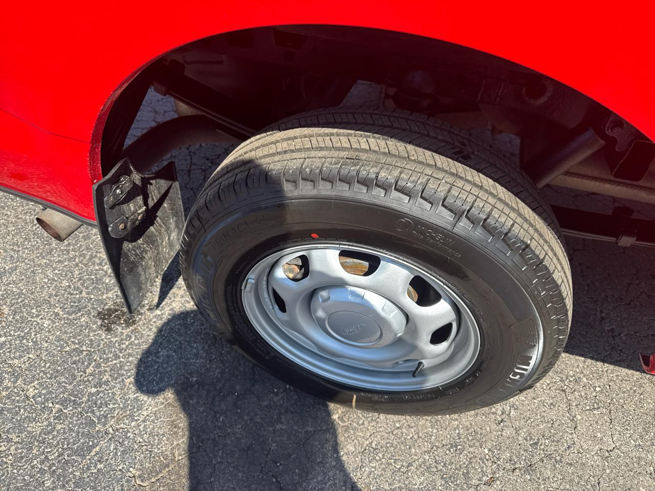 Ford F-150 XLT 2WD Reg Cab 8' Box 2017