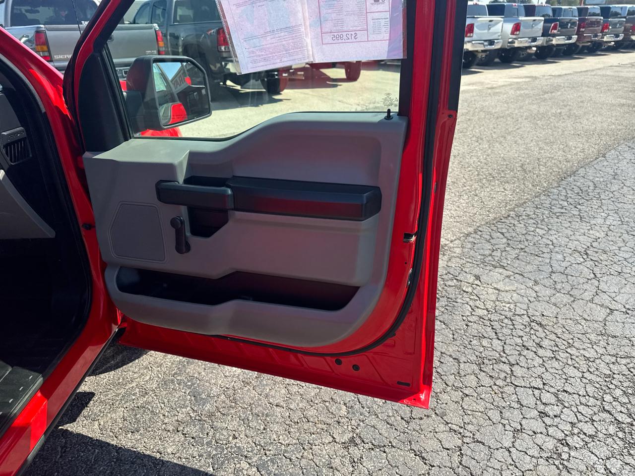 Ford F-150 XLT 2WD Reg Cab 8' Box 2017