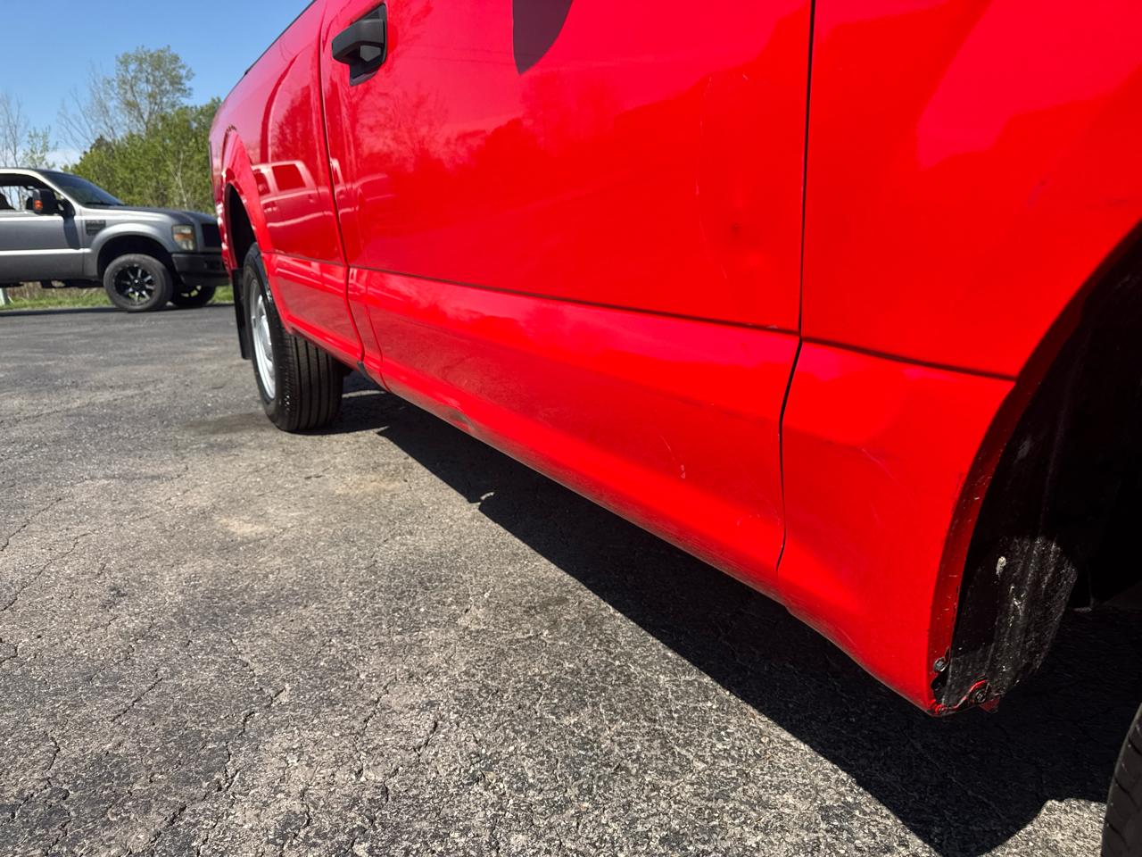 Ford F-150 XLT 2WD Reg Cab 8' Box 2017