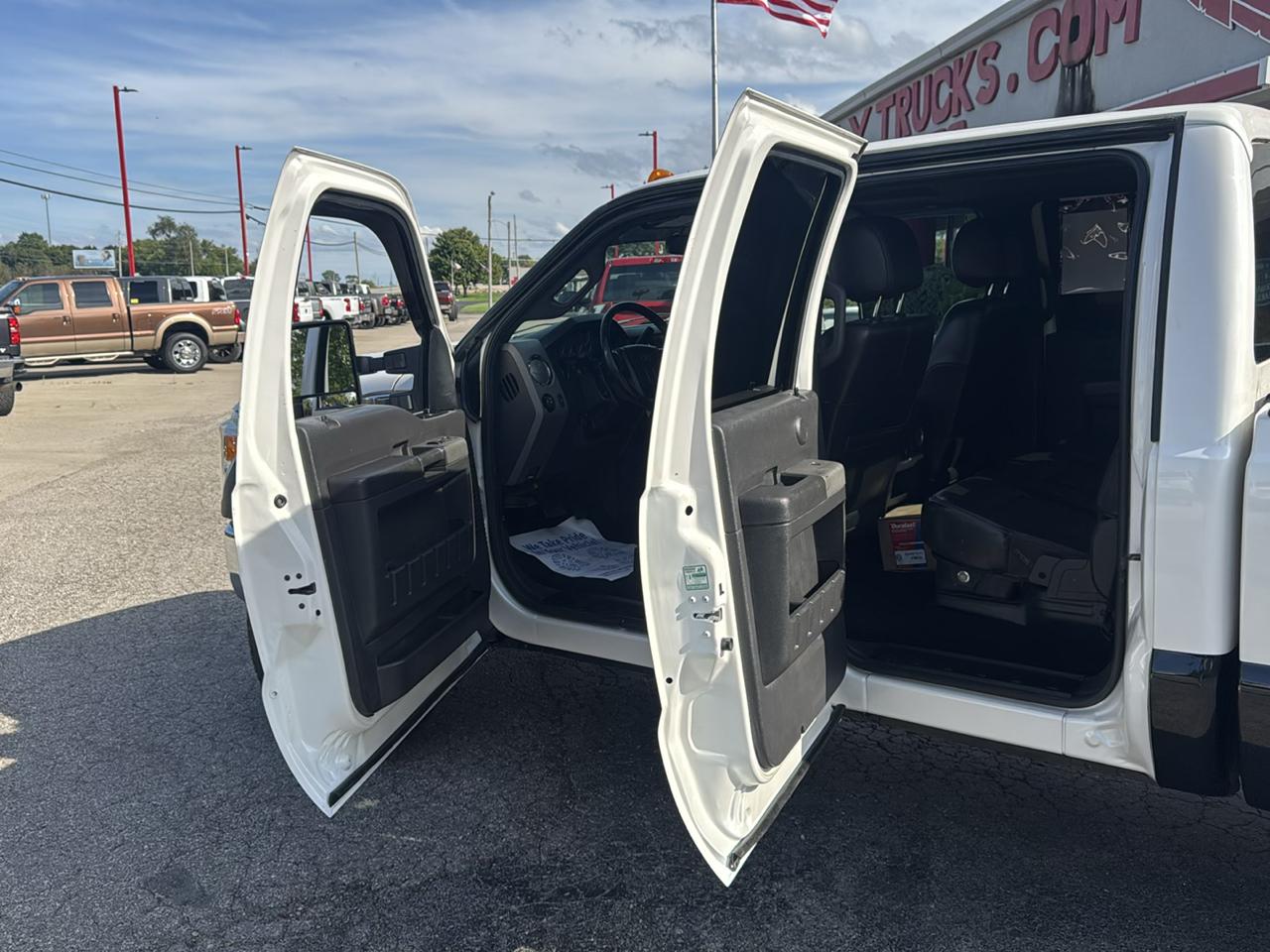 Ford Super Duty F-350 SRW 4WD Crew Cab 156" Lariat 2012