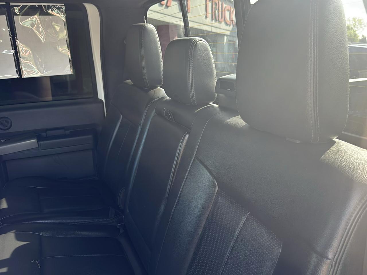 Ford Super Duty F-350 SRW 4WD Crew Cab 156" Lariat 2012