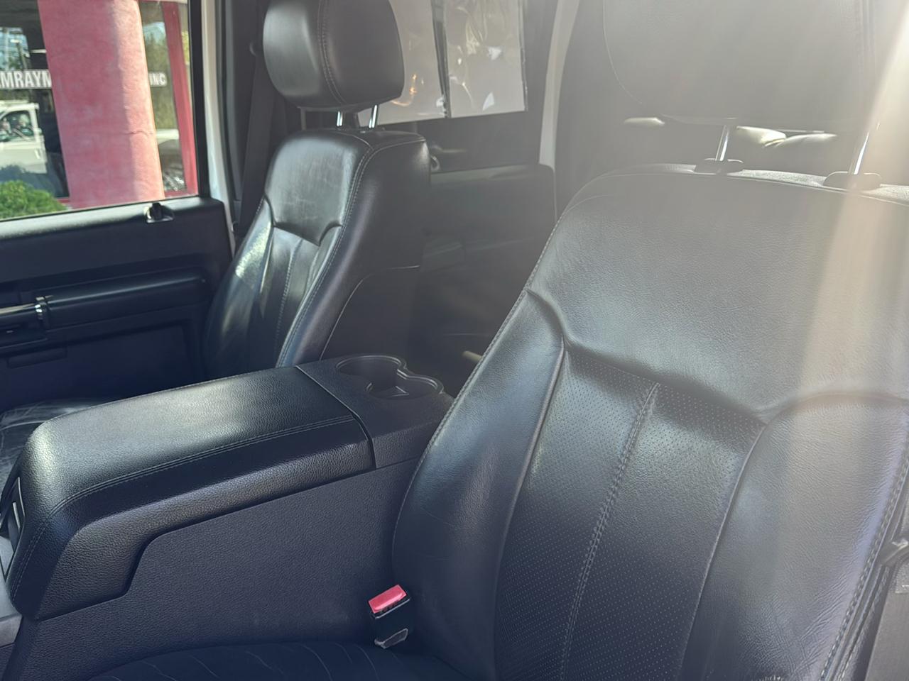Ford Super Duty F-350 SRW 4WD Crew Cab 156" Lariat 2012