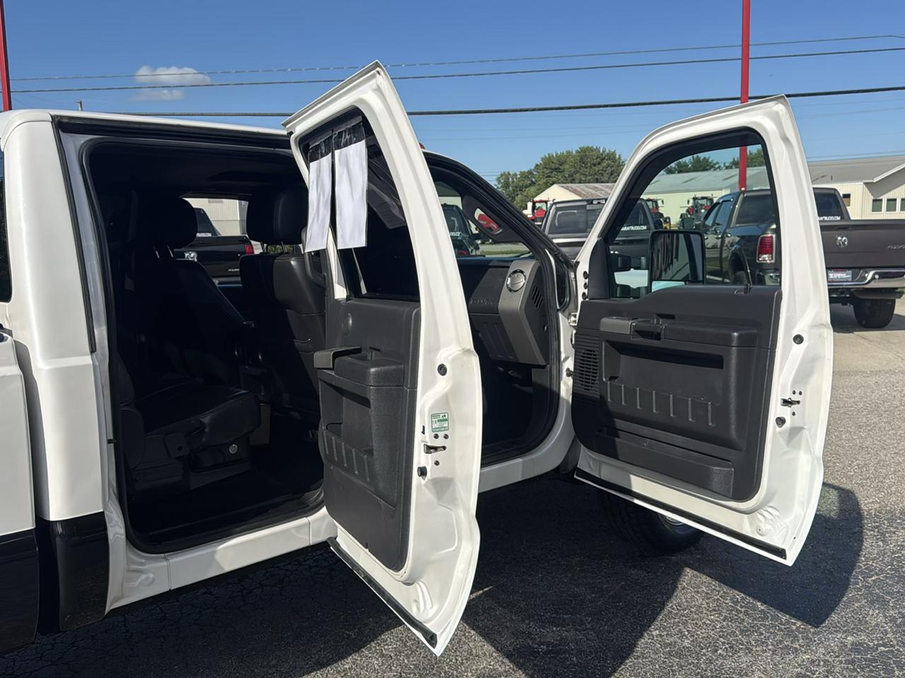 Ford Super Duty F-350 SRW 4WD Crew Cab 156" Lariat 2012