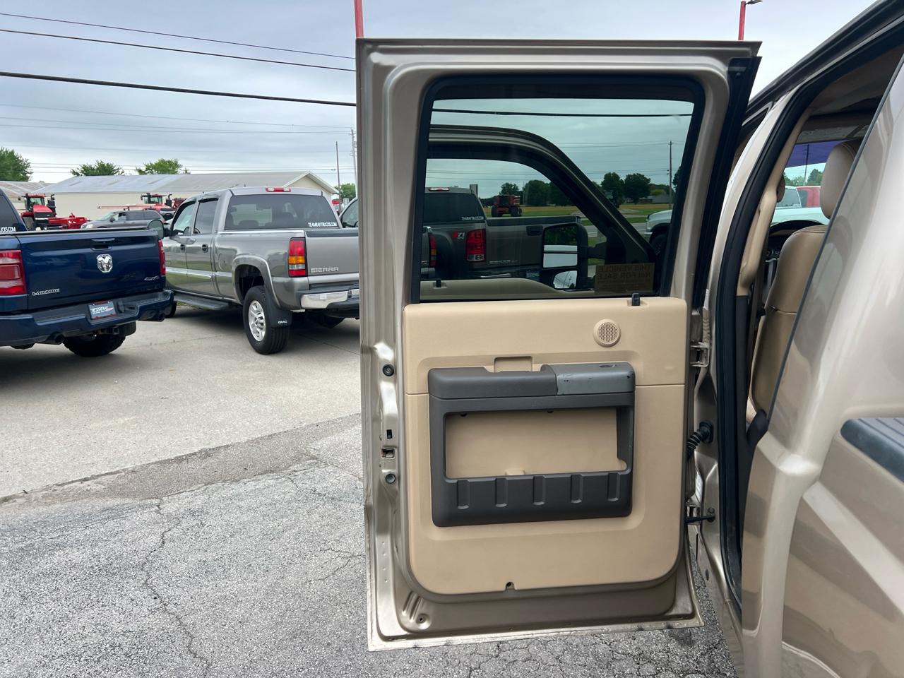 Ford Super Duty F-350 SRW 4WD Crew Cab 156" Lariat 2011