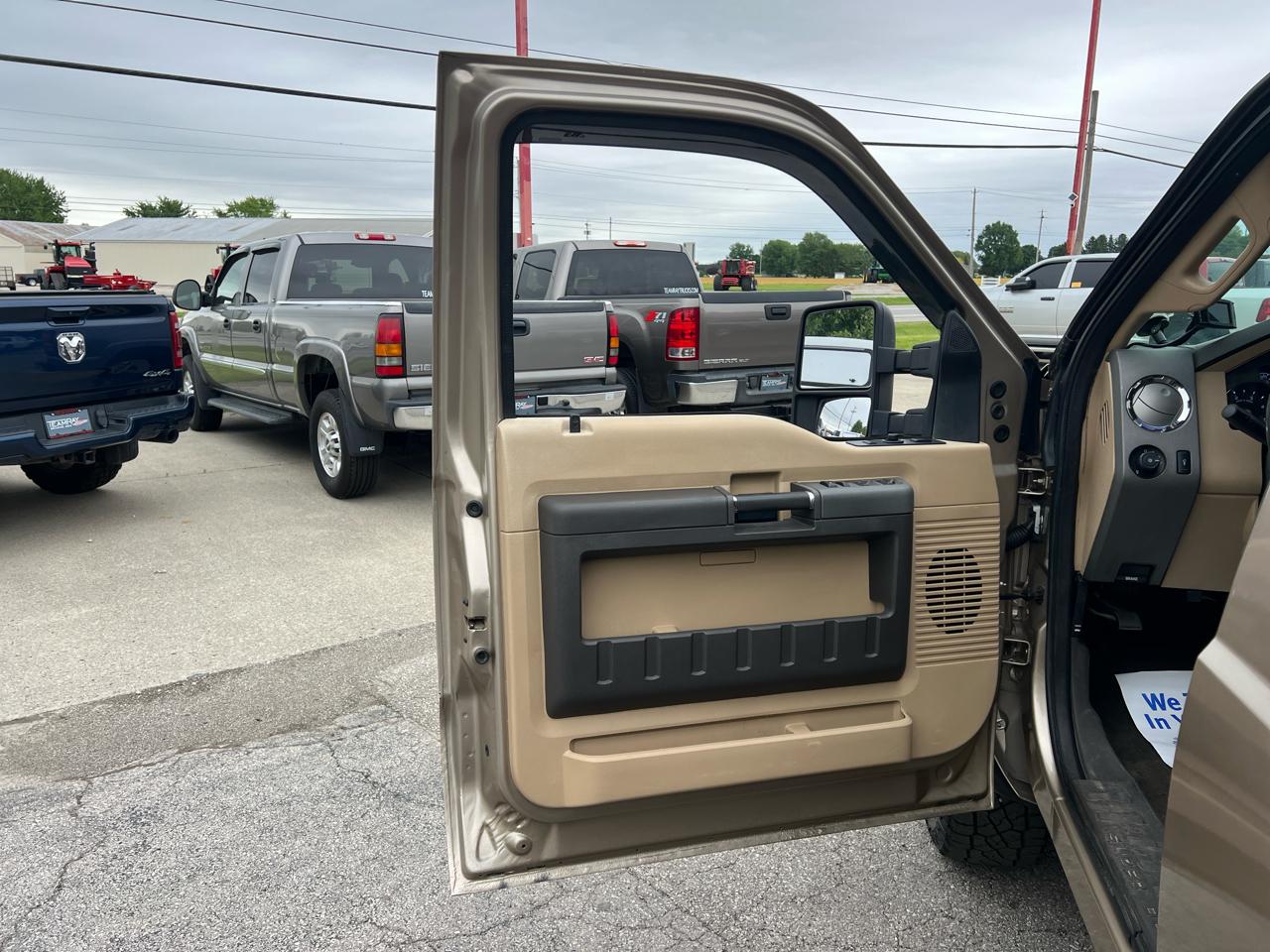Ford Super Duty F-350 SRW 4WD Crew Cab 156" Lariat 2011