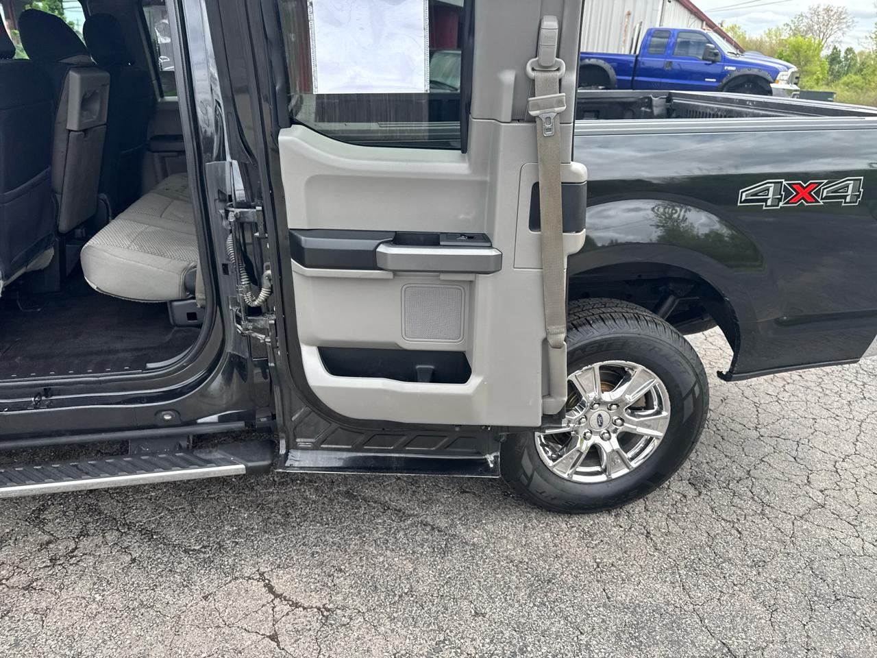 Ford F-150 4WD SuperCab 145" XLT 2015