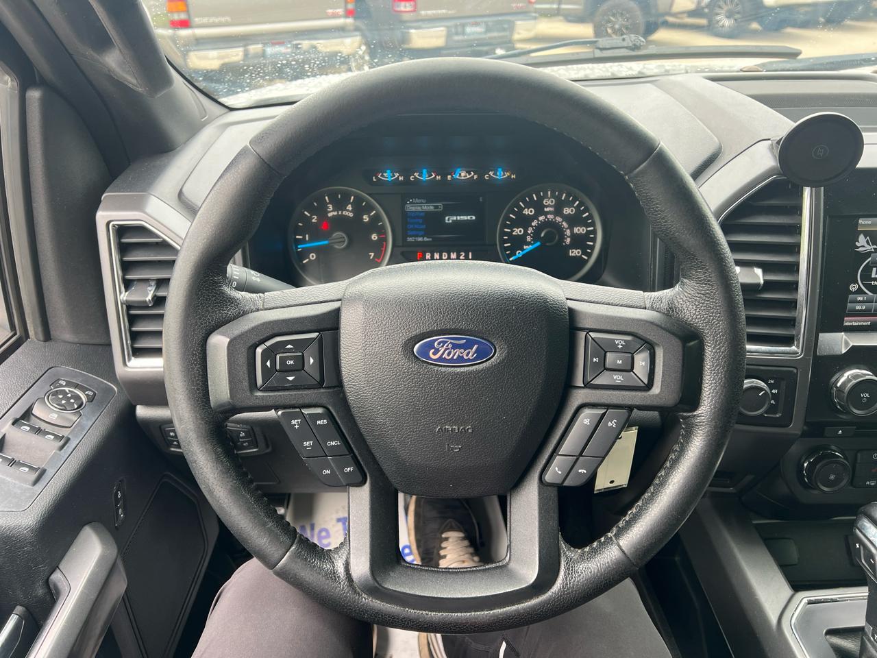 Ford F-150 4WD SuperCrew 157" XLT 2015