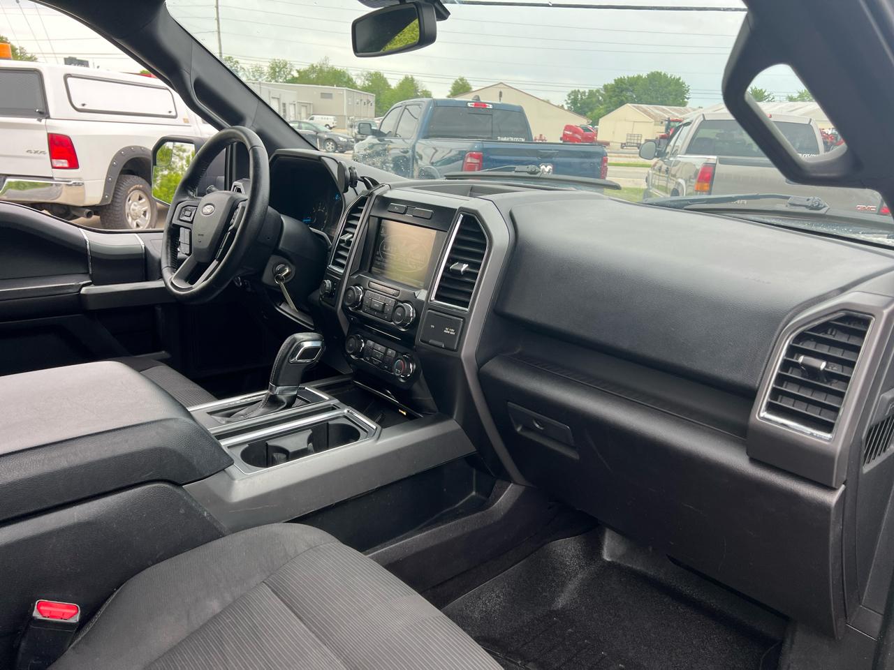 Ford F-150 4WD SuperCrew 157" XLT 2015
