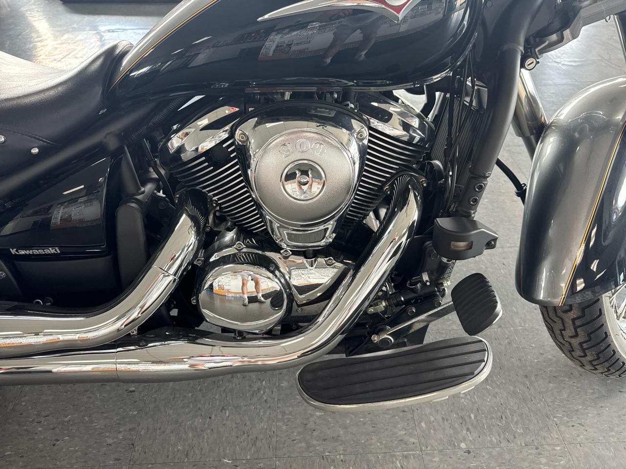 Kawasaki VN900D  2012