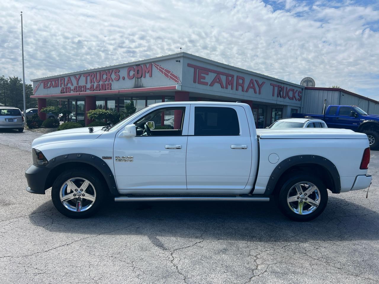 RAM 1500 4WD Crew Cab 140.5" Express 2013