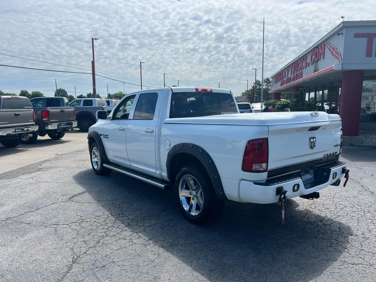 RAM 1500 4WD Crew Cab 140.5" Express 2013