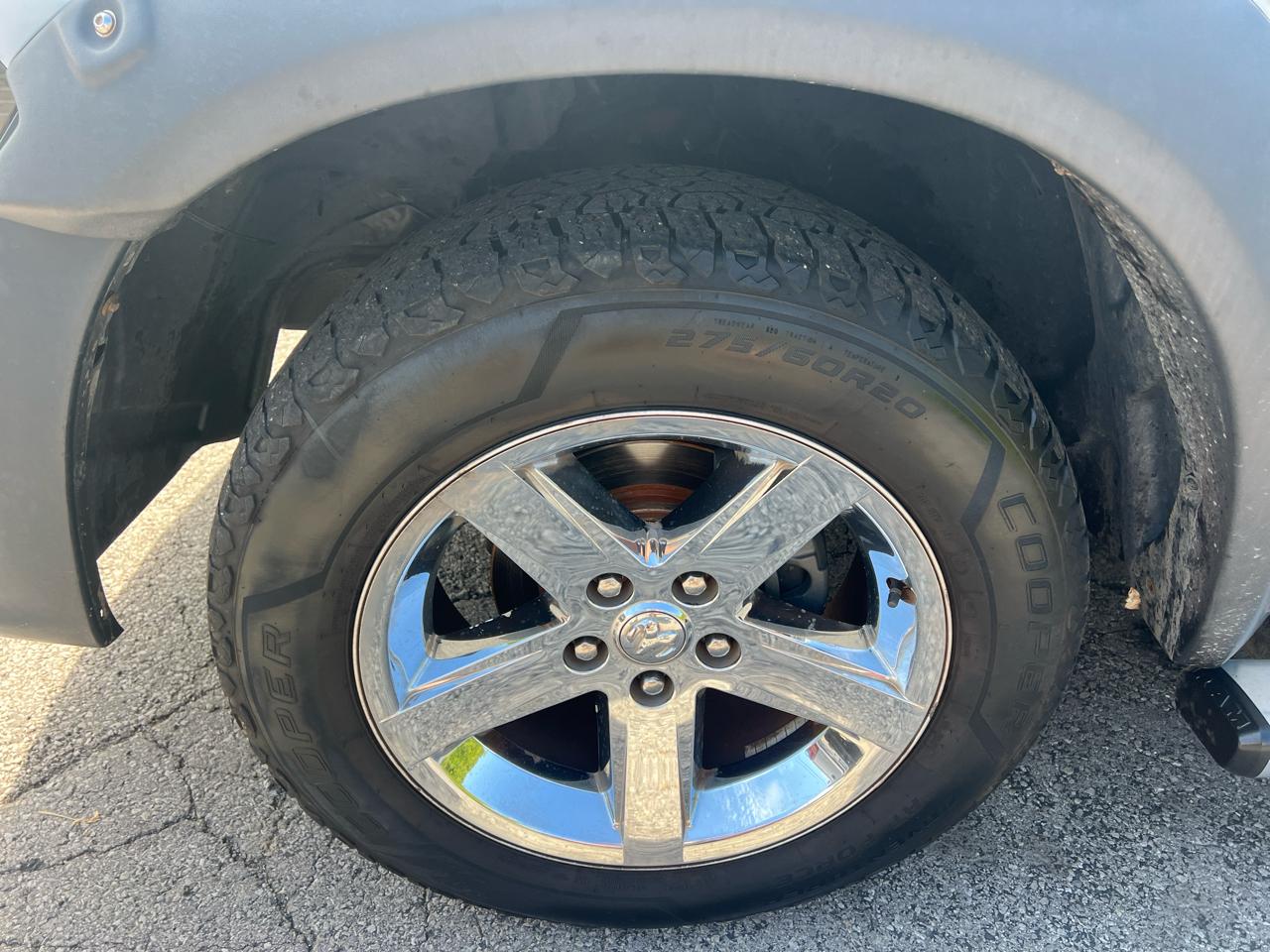 RAM 1500 4WD Crew Cab 140.5" Express 2013