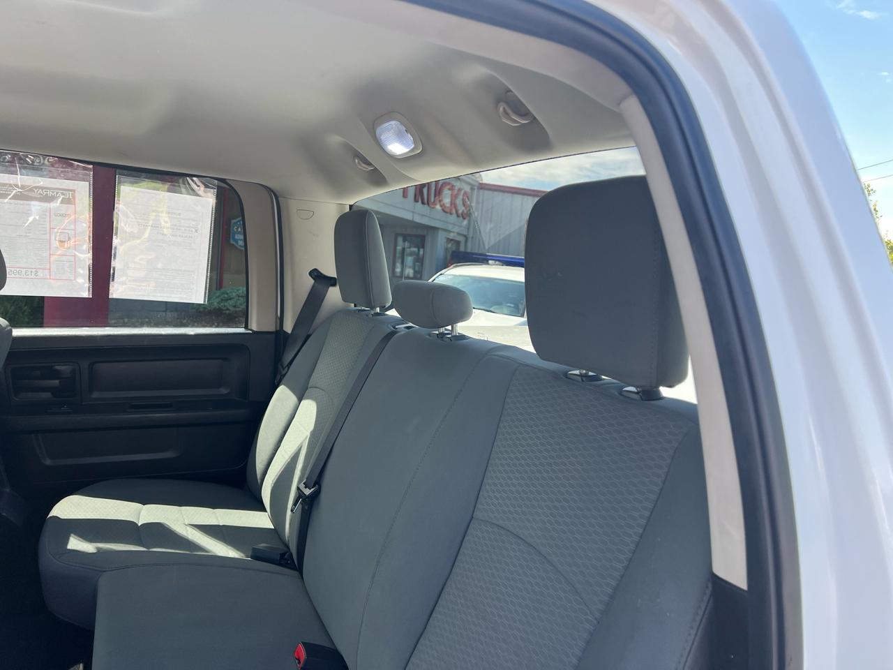 RAM 1500 4WD Crew Cab 140.5" Express 2013