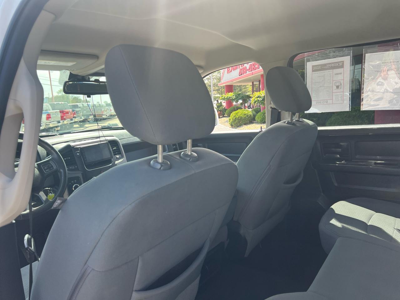 RAM 1500 4WD Crew Cab 140.5" Express 2013