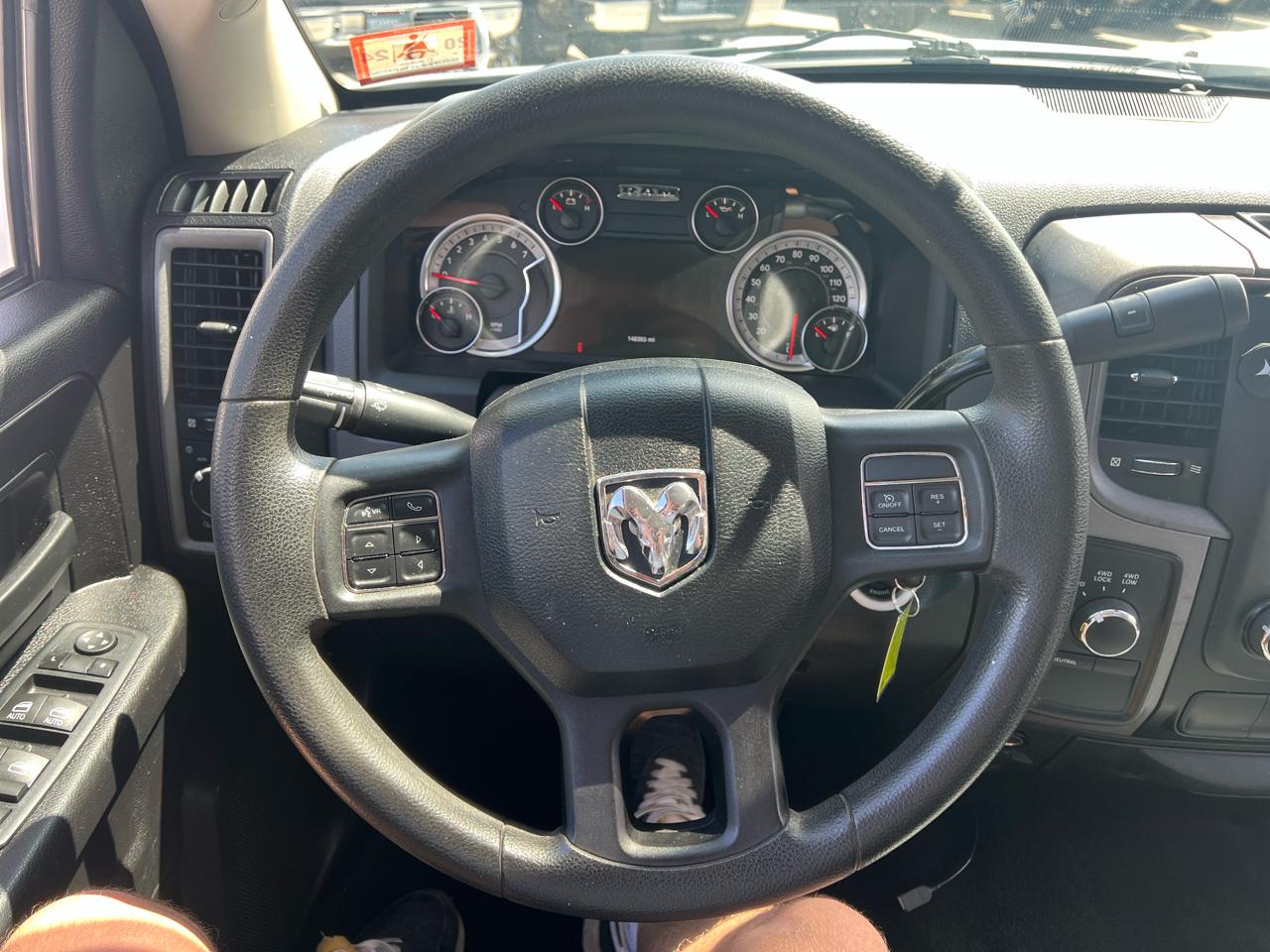 RAM 1500 4WD Crew Cab 140.5" Express 2013