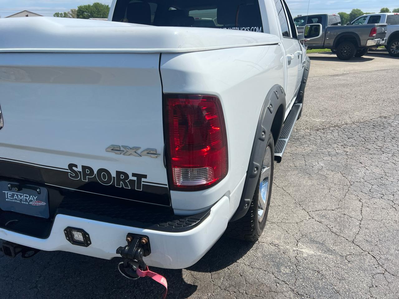 RAM 1500 4WD Crew Cab 140.5" Express 2013