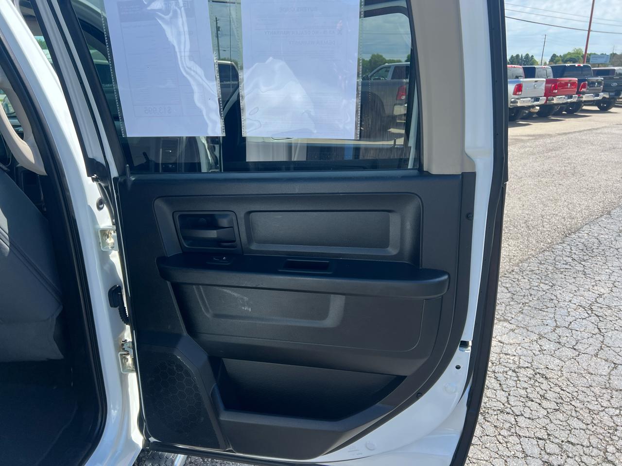 RAM 1500 4WD Crew Cab 140.5" Express 2013