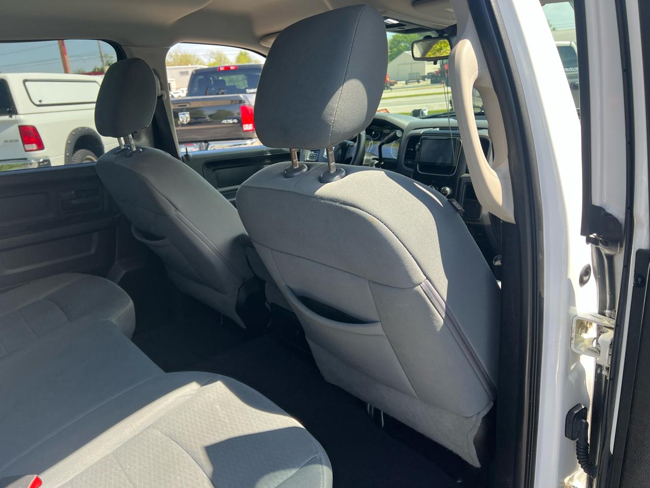 RAM 1500 4WD Crew Cab 140.5" Express 2013