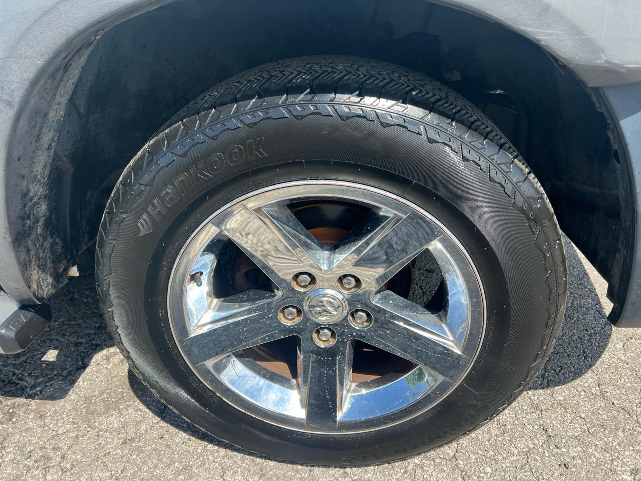 RAM 1500 4WD Crew Cab 140.5" Express 2013