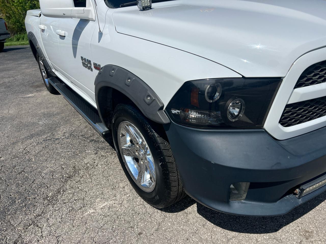 RAM 1500 4WD Crew Cab 140.5" Express 2013