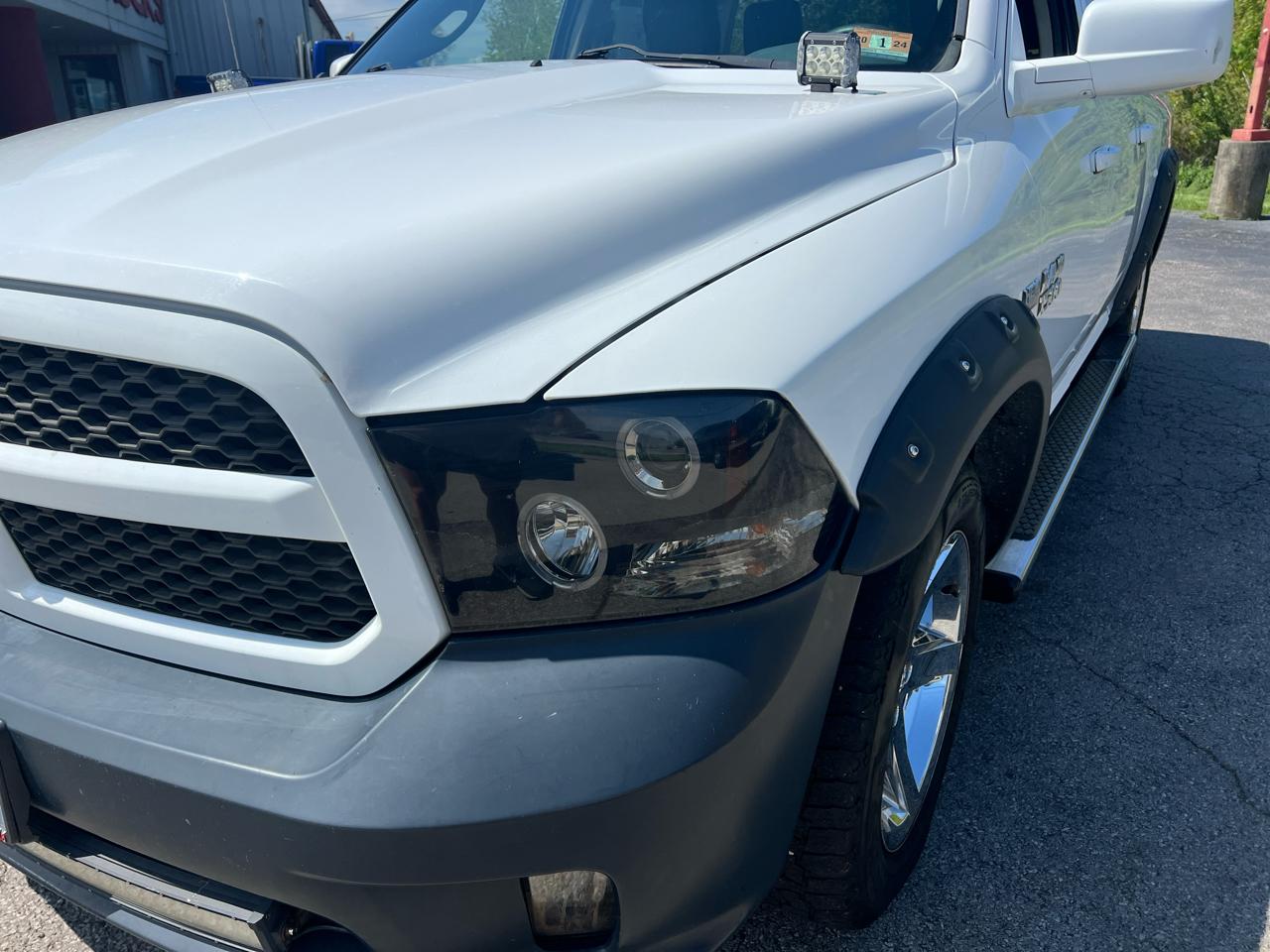 RAM 1500 4WD Crew Cab 140.5" Express 2013
