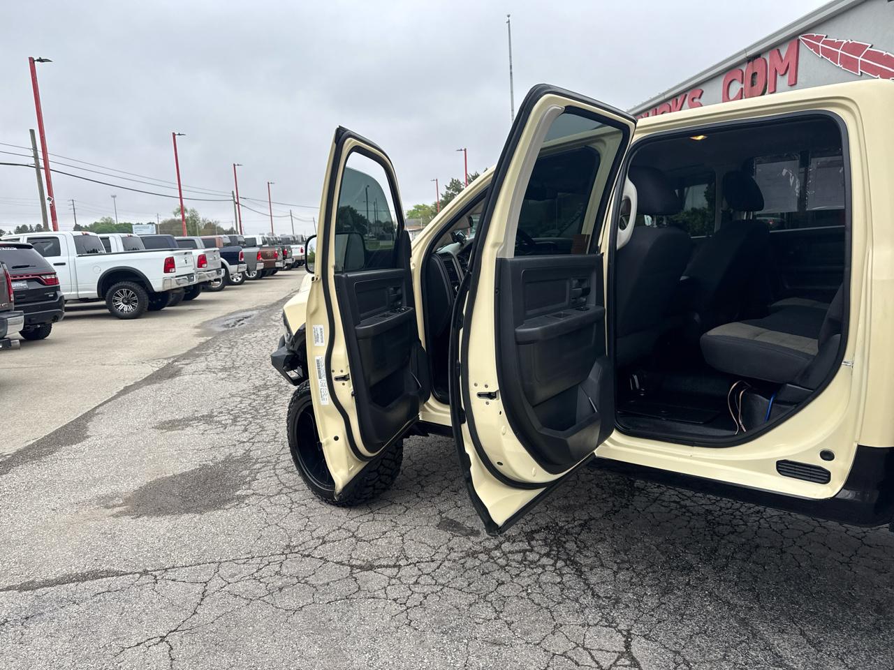 RAM 2500 4WD Crew Cab 149" ST 2012