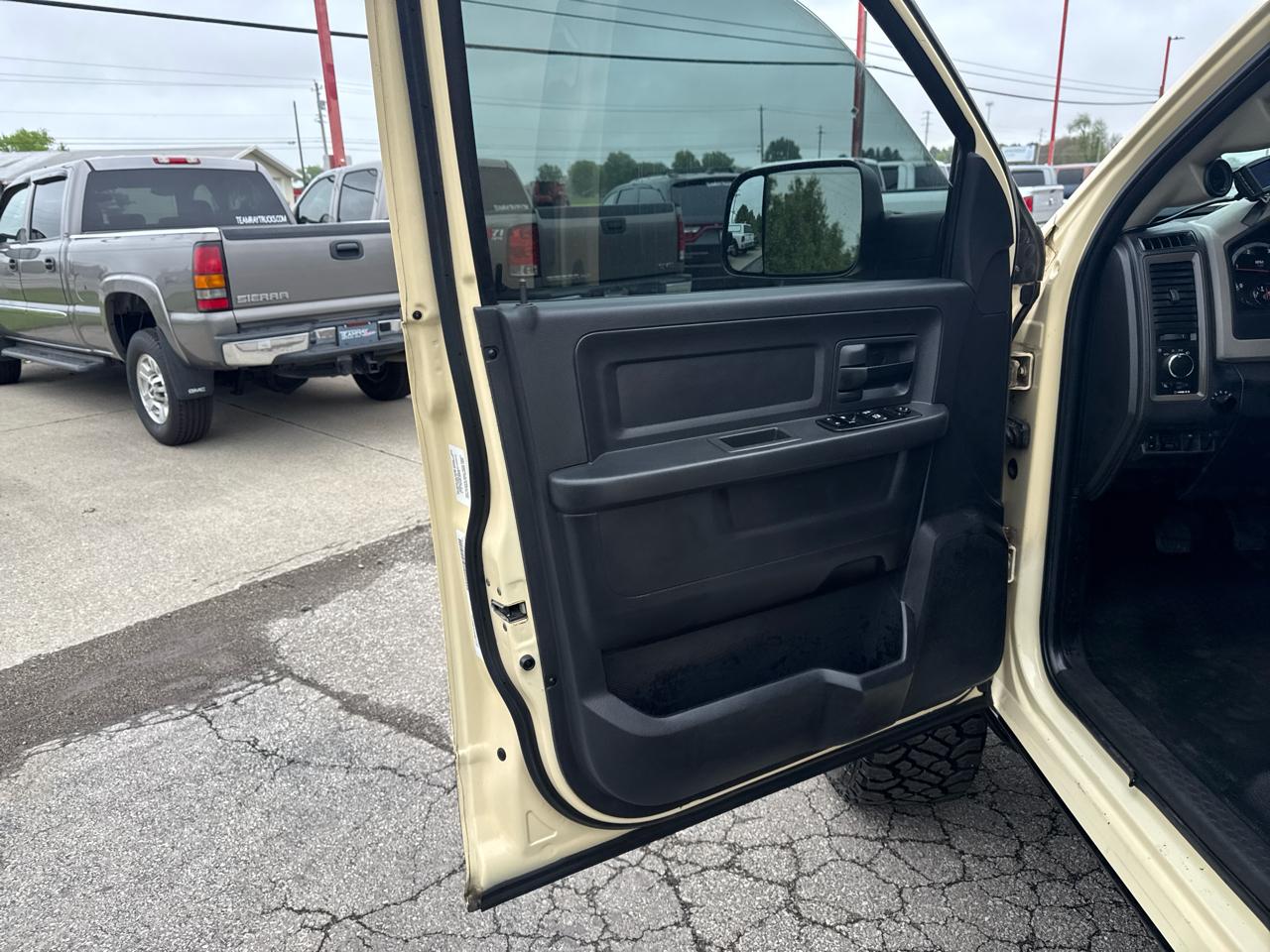 RAM 2500 4WD Crew Cab 149" ST 2012