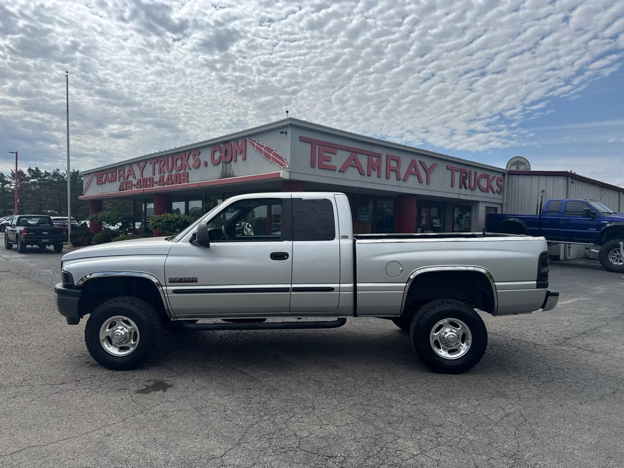 Dodge Ram 2500 4dr Quad Cab 139" WB HD 4WD 2001