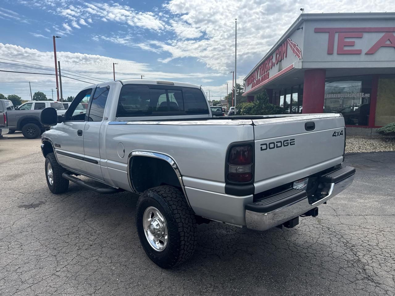 Dodge Ram 2500 4dr Quad Cab 139" WB HD 4WD 2001
