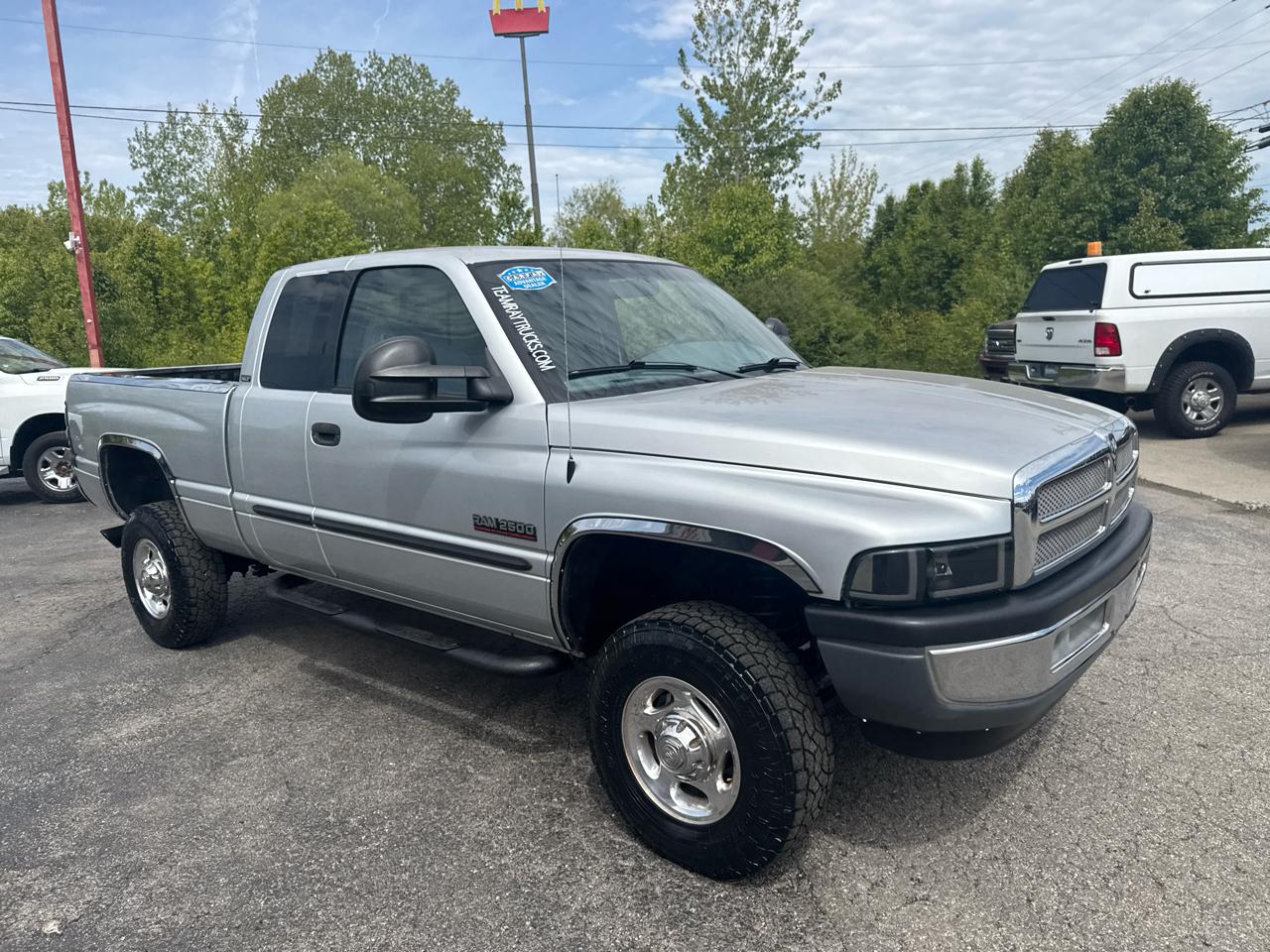Dodge Ram 2500 4dr Quad Cab 139" WB HD 4WD 2001
